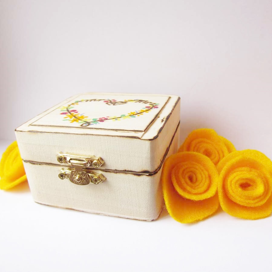 wedding ring box heart3